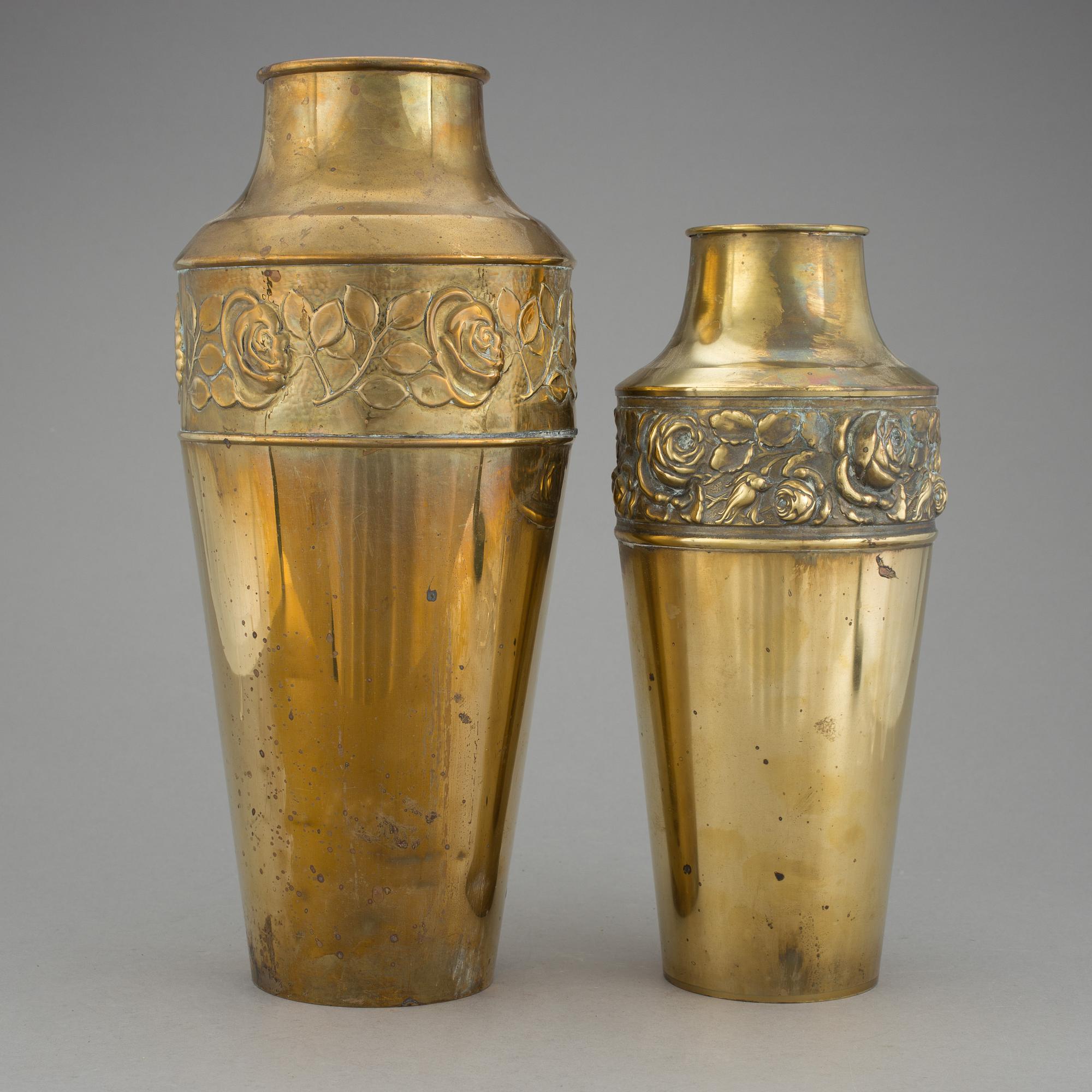 VASER, 2 stycken, mässing, 1900-talets början.