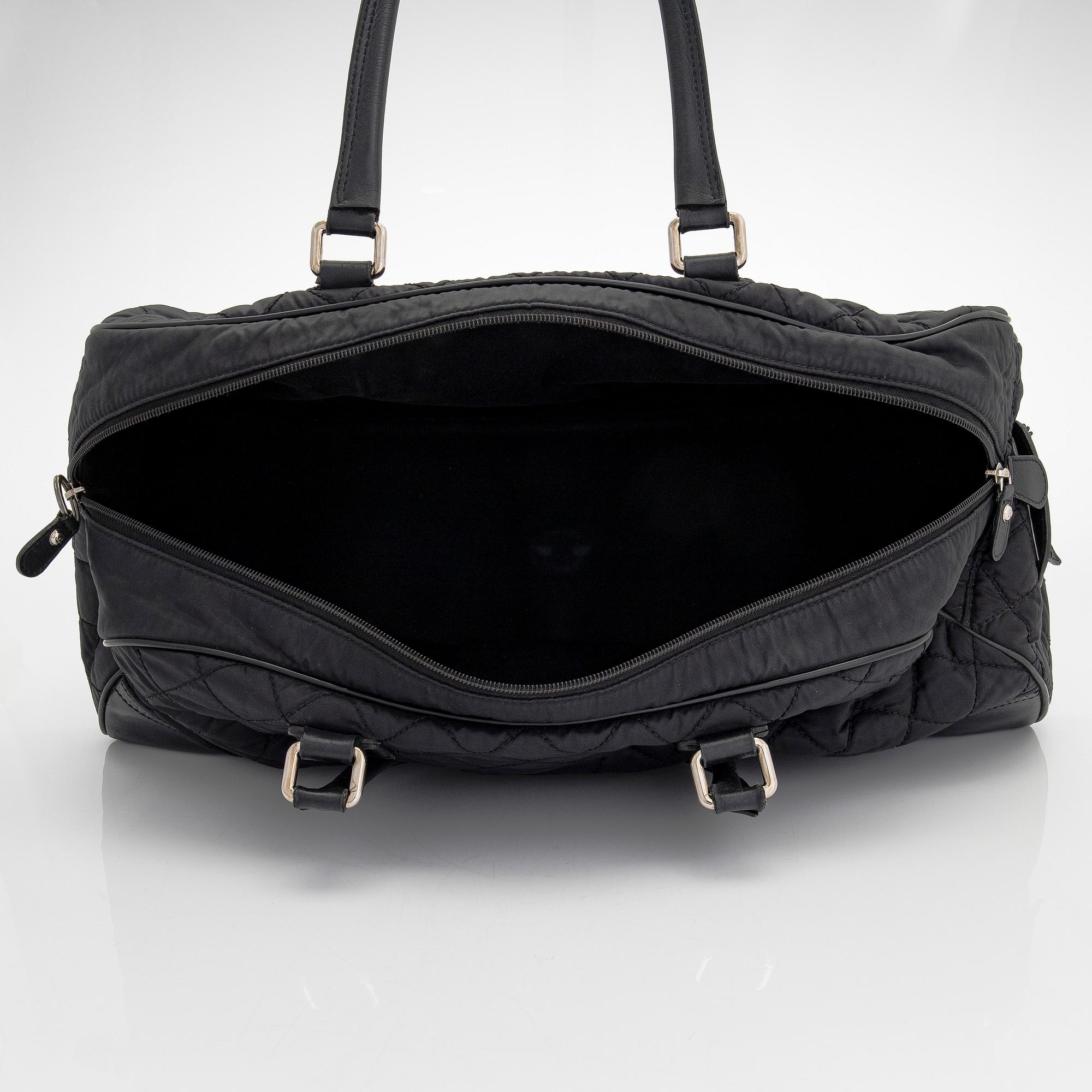 Chanel, laukku, "Paris-New York Duffle", 2005-2006.