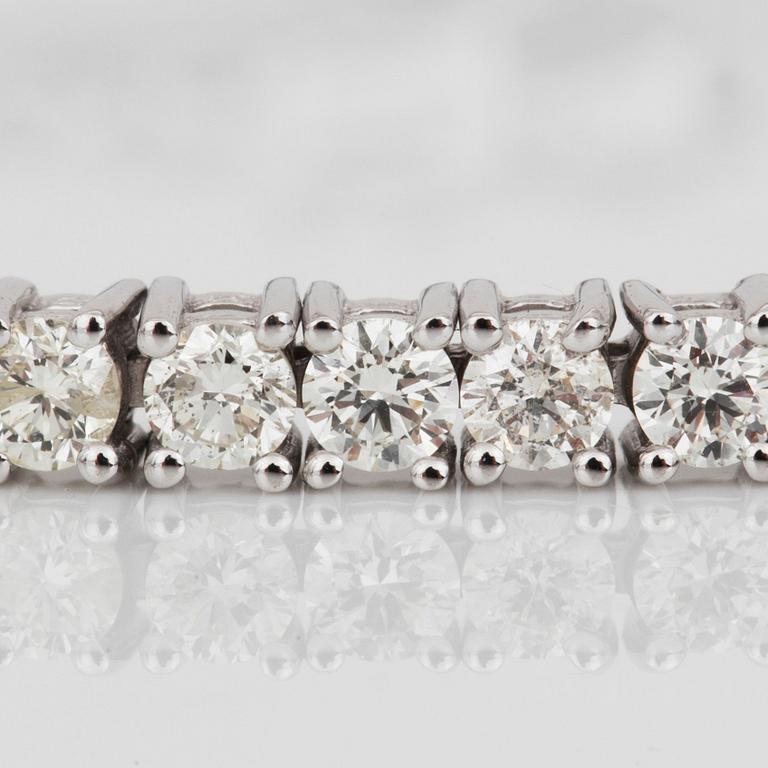 ARMBAND, sk. Tennisarmband, med briljantslipade diamanter, ca 3.70 ct.