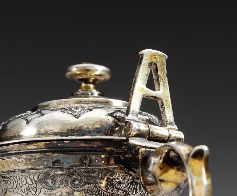 An Augsburg 1740s silver tray and a pair of jugs, marks of French import.