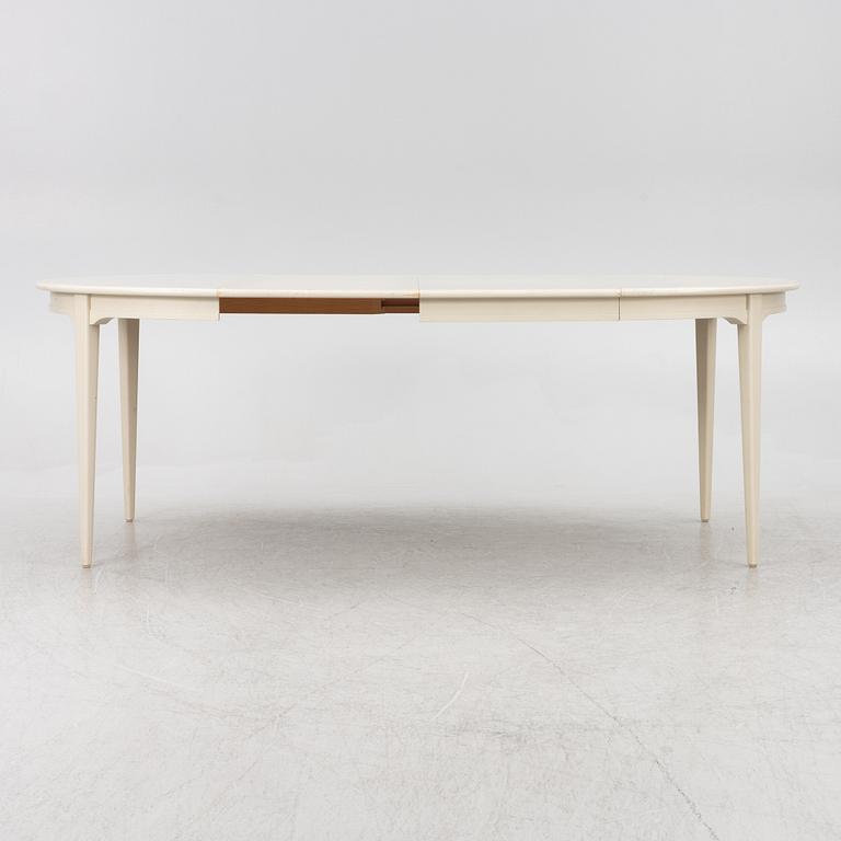 Svante Skogh, a 'Vindö' dining table and four chairs, Balders snickeri, Vaggeryd, second half of the 20th century.