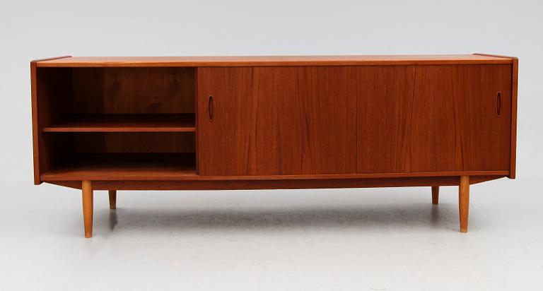 SIDEBOARD, "Trio", Nils Jonsson, Troeds, 1900-talets andra hälft.