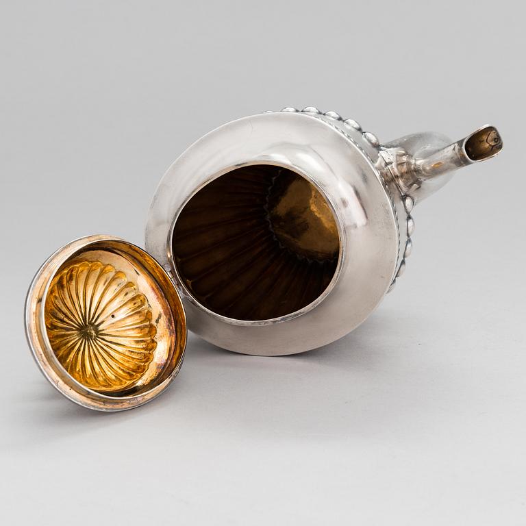 TEKANNA, silver, Ljubavin med hovleverantörsmärke, Ryssland 1900-talets början, svenska kontrollstämplar.