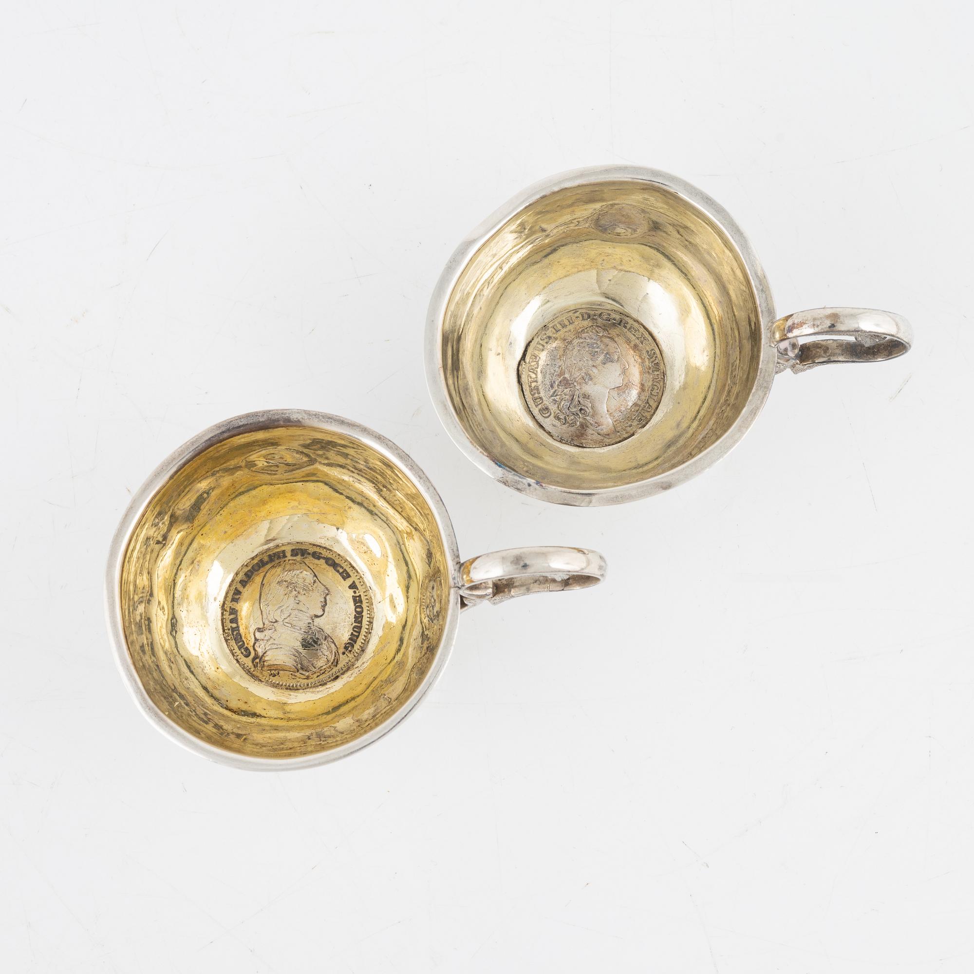 Supkoppar / tumlare, 3 st, silver, bl a Henrik Nourin, Norrköping 1754.
