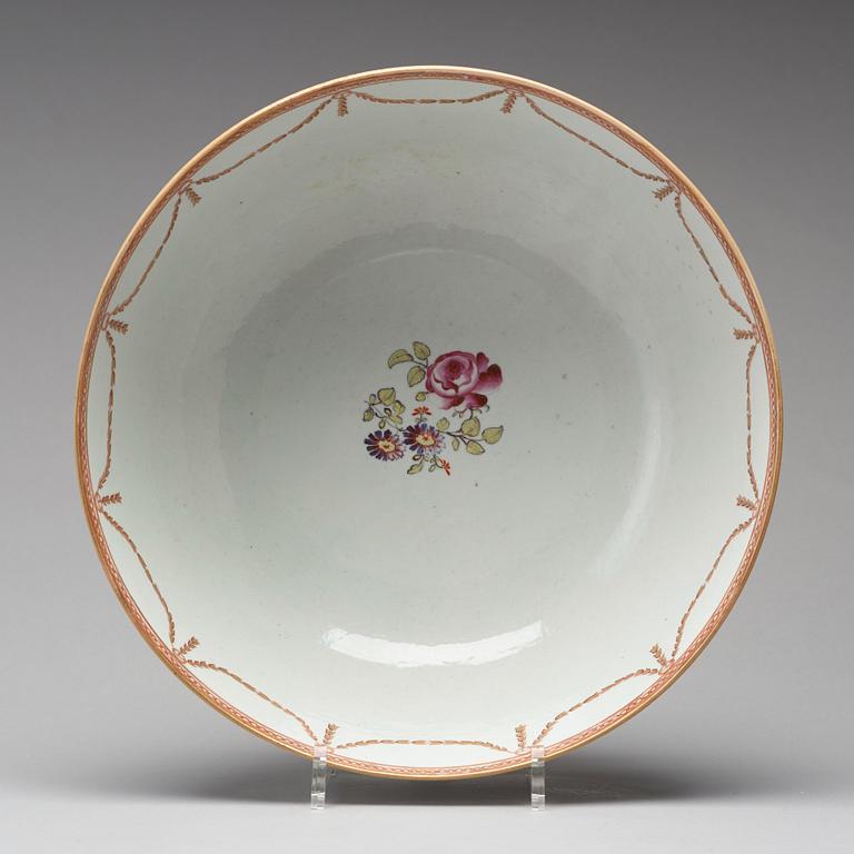 A famille rose punch bowl, Qing dynasty, Qianlong (1736-95).