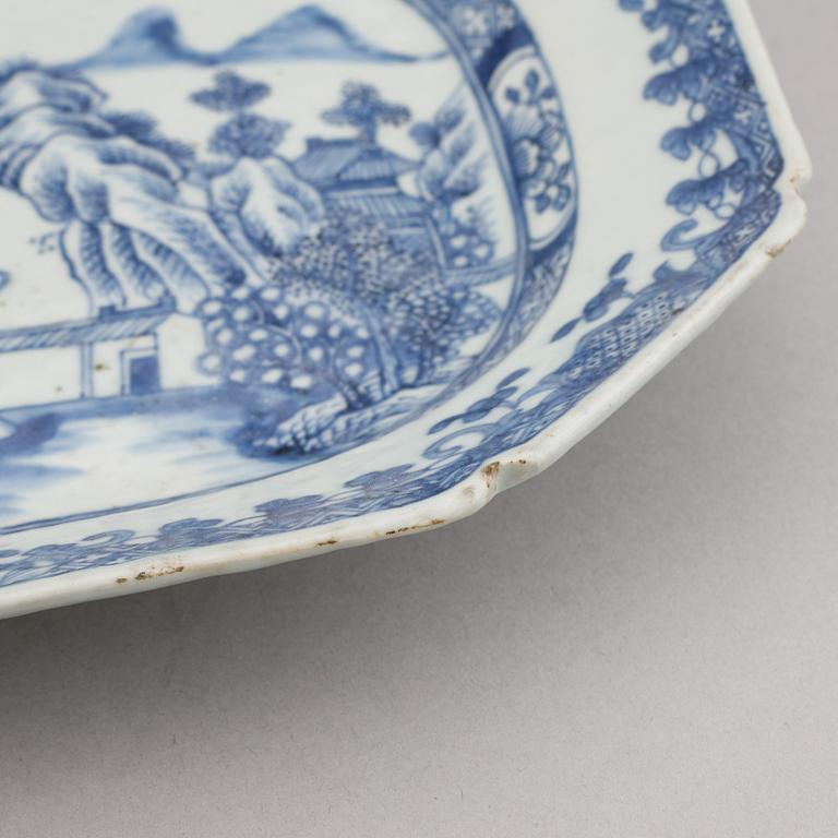 Three blue and white export porcelain serving dishes, Qing dynasty, Qianlong (1736-95).