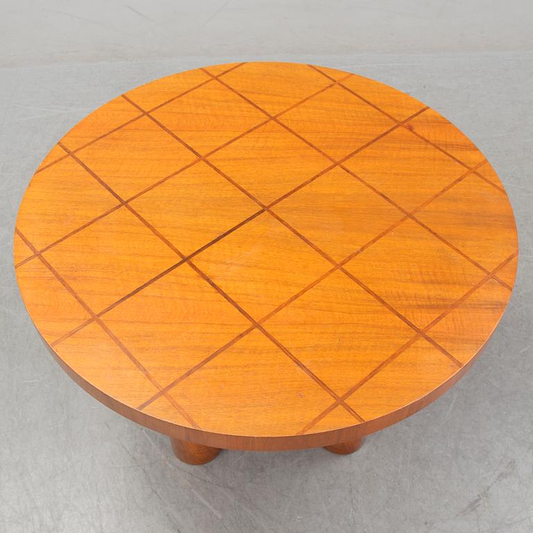 A walnut coffee table, Reiners Möbler, Mjölby, 1930/40s.