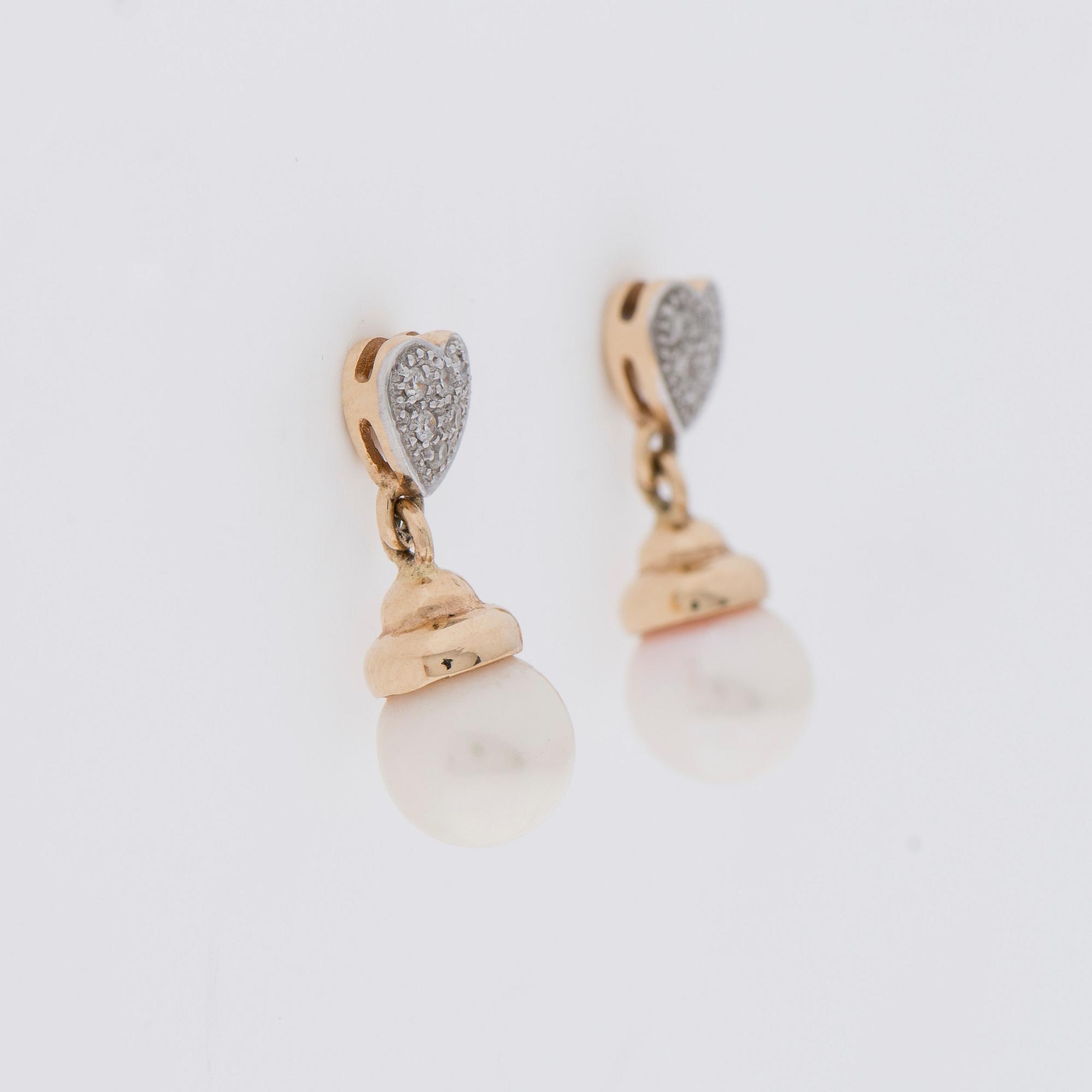 ÖRHÄNGEN, odlade pärlor, åttkantslipade diamanter, 14K guld.