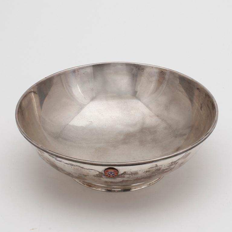 SKÅL, silver, CG Hallberg, Stockholm, 1945. Vikt ca 645 gram.
