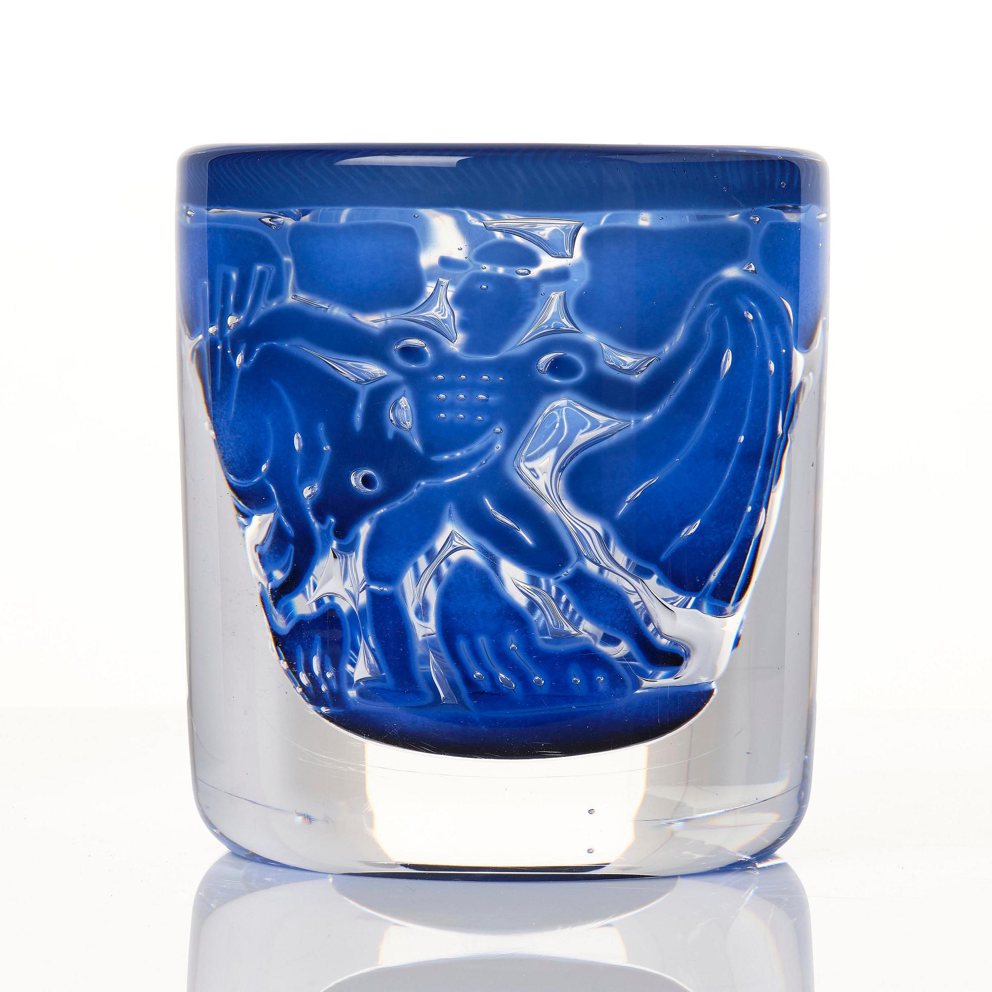 Edvin Öhrström, a "Tjurfäktare" (Bullfighter) ariel glass vase, Orrefors, Sweden, 1973.