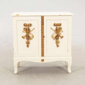 Cabinet, late 19th century.