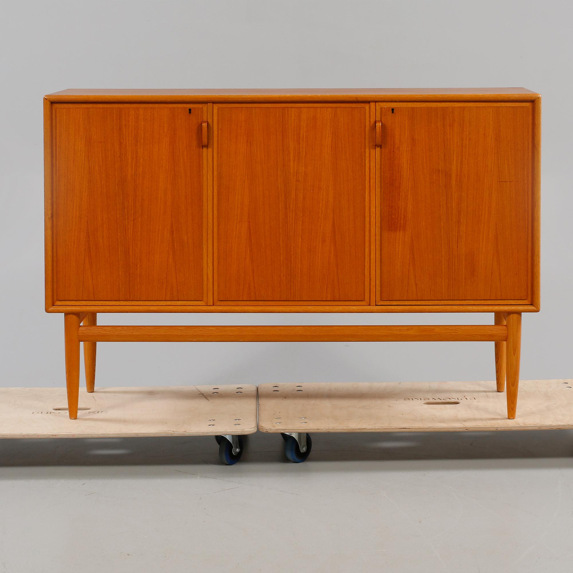 SIDEBOARD, Bertil Fridhagen, Bodafors, 1900-talets andra hälft.