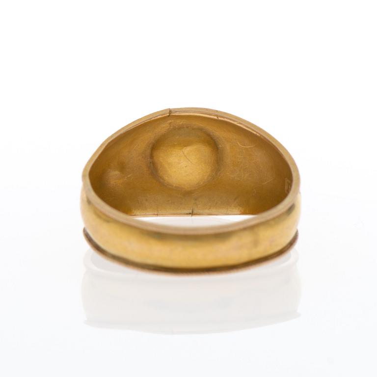 A RING, 18K gold, red glass. Fredrik Tiander, Loviisa Finland 1823-1869.