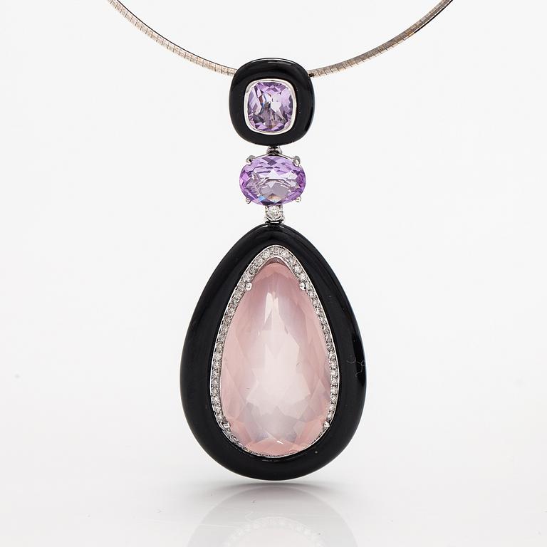 A 14K and 18k gold neackle with diamonds ca. 0.31 ct on total, onyxes, rose quartz and amethysts.