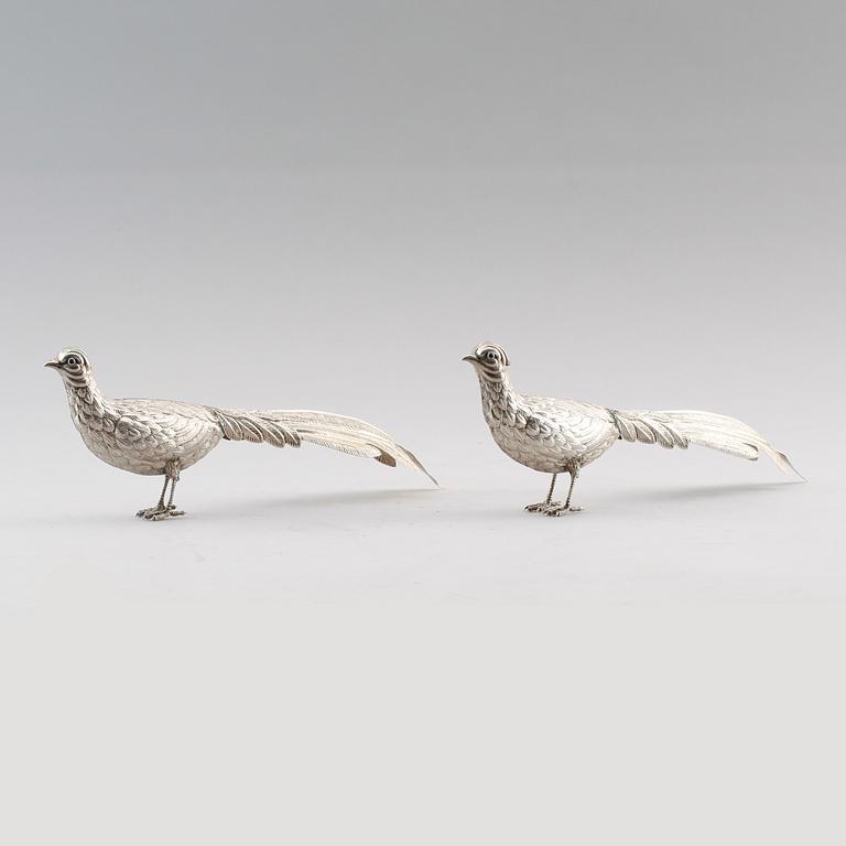 FIGURER, 1 par, silver, sydeuropa, 1900-talets andra hälft. Vikt ca 152 g.