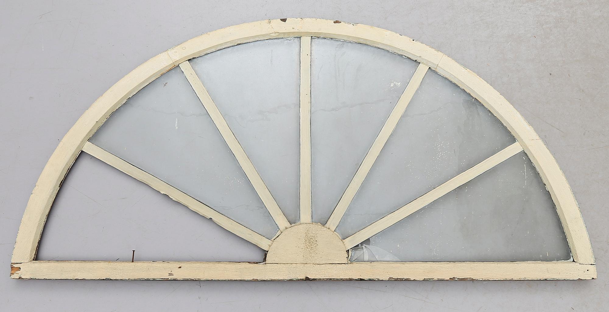 HALVMÅNEFÖNSTER, 1800-talets mitt.