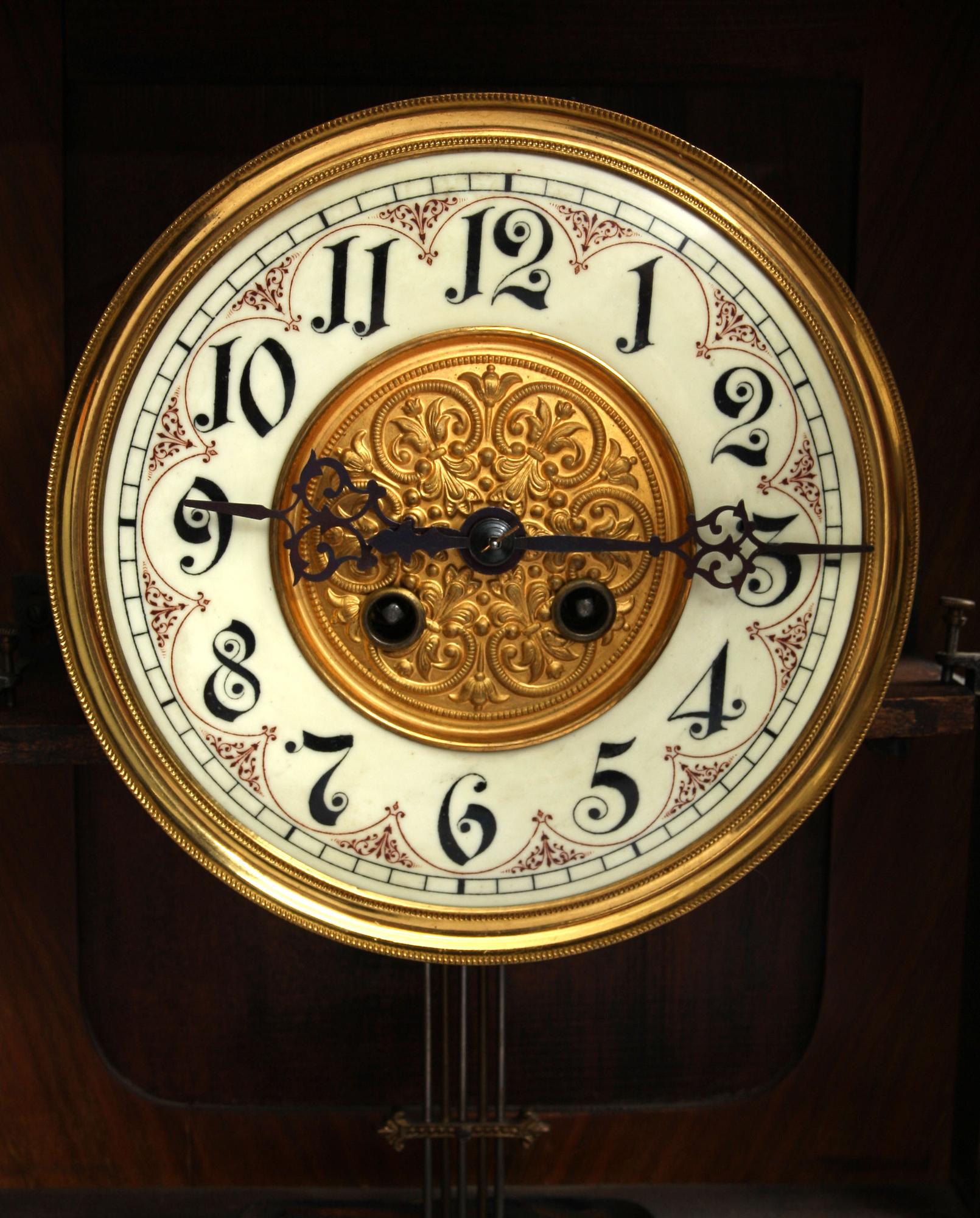 VÄGGPENDYL, nyrenässansstil, 1900-tal.