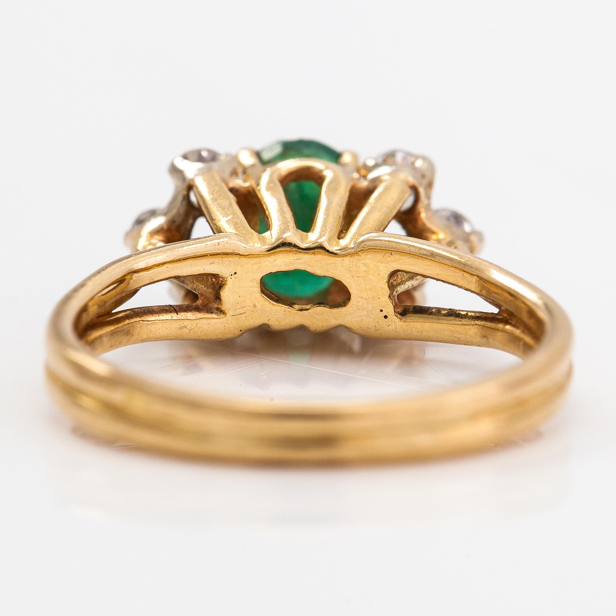 Sormus, 18K kultaa, timantteja n. 0.05 ct yht ja smaragdi.