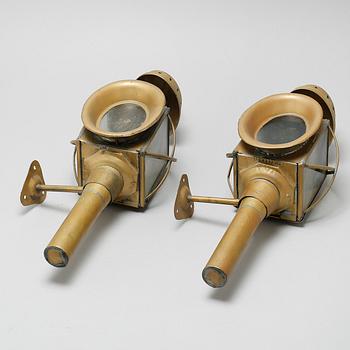 A pair of lamps, 20th century.