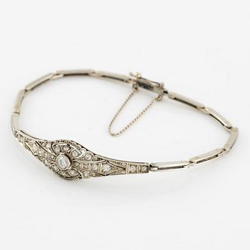 Bracelet 18K gold with old- and eight-cut diamonds.