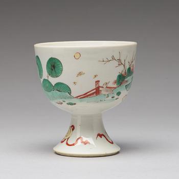 A famille verte stem cup, Qing dynasty, Kangxi (1662-1722).