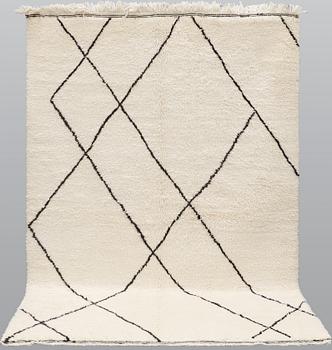 A moroccan carpet, ca 254 x 160 cm.