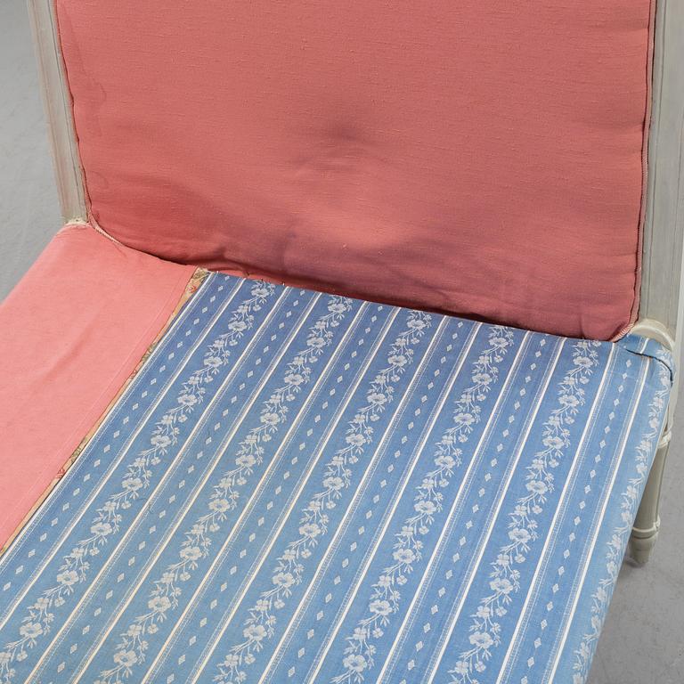 A Gustavian daybed, late 18th Century.