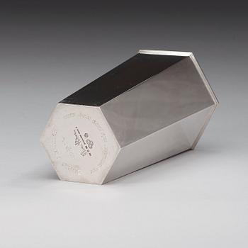 A Wiwen Nilsson hexagonal sterling vase, Lund 1954.