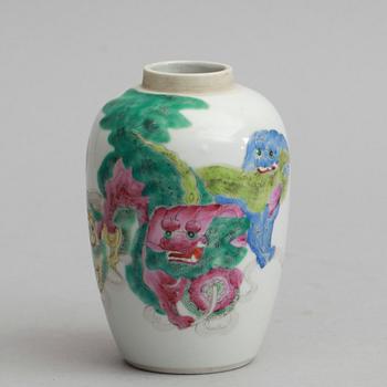 VAS, porslin, Kina, Qing dynastin, 1800-tal.