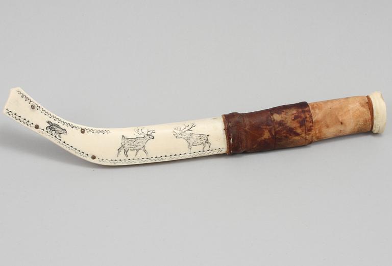 NILS NILSSON SKUM, kniv, signerad och daterad 1935.