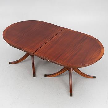 Matbord, engelskt, 1900-talets andra hälft.