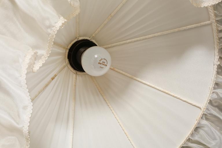 TAKLAMPA, modell 2560, Josef Frank, Firma Svenskt Tenn, höjd ca 30 cm exklusive sladd.