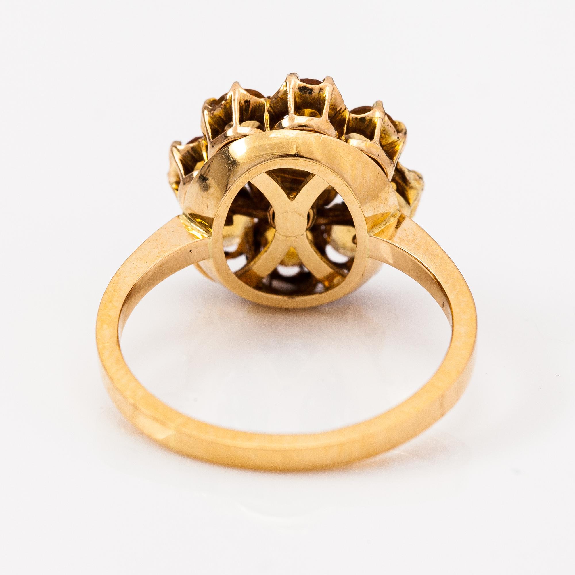 Torbjörn Tillander, A 14K gold jewellery suite with citrines. Helsinki 1981.