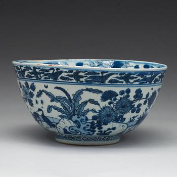 A massive blue and white bowl, Ming dynasty, Wanli (1572-1620).