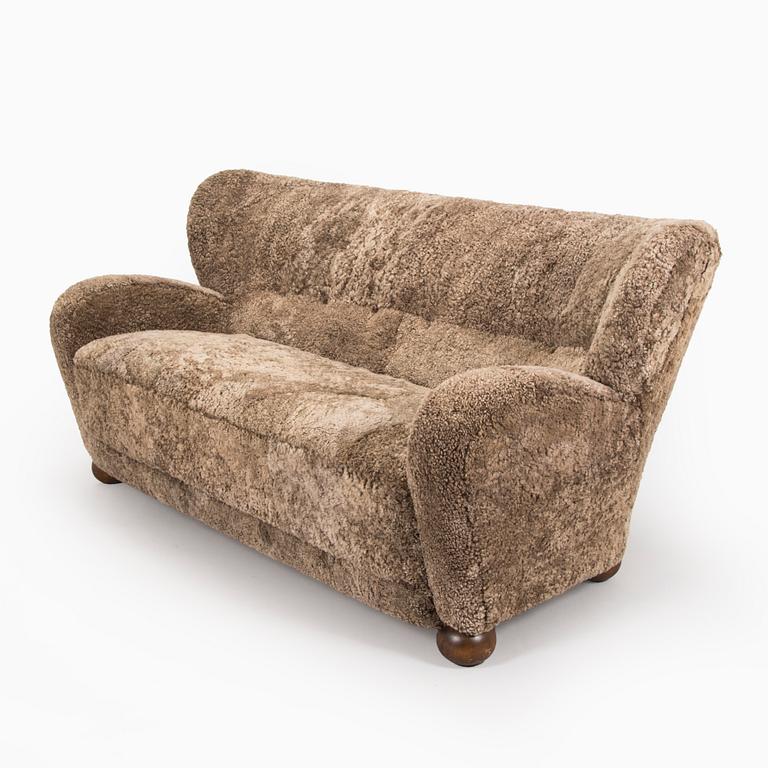 Märta Blomstedt, An 'Aulanko-model' sofa. Designed in 1939.