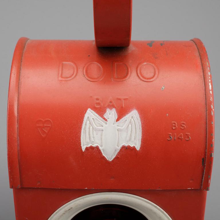 LYKTOR, ett par, DODO, England, 1900-talets första hälft.