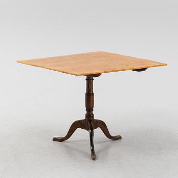 An alder root veneered table, circa 1800.