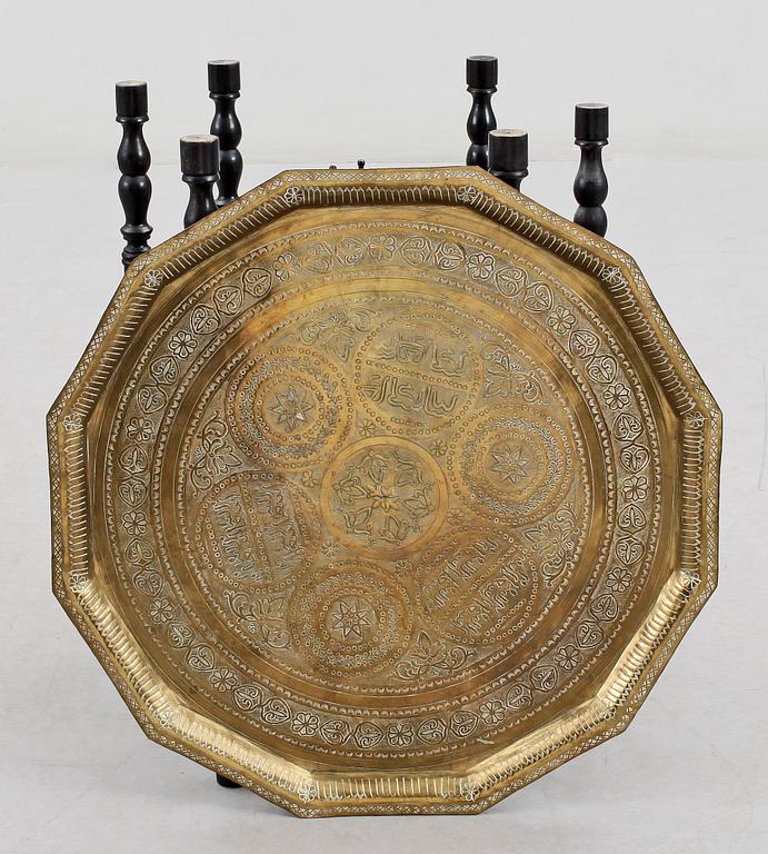 RÖKBORD, orientaliskt, 1900-tal.