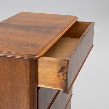 Chest of drawers, late 19th century.