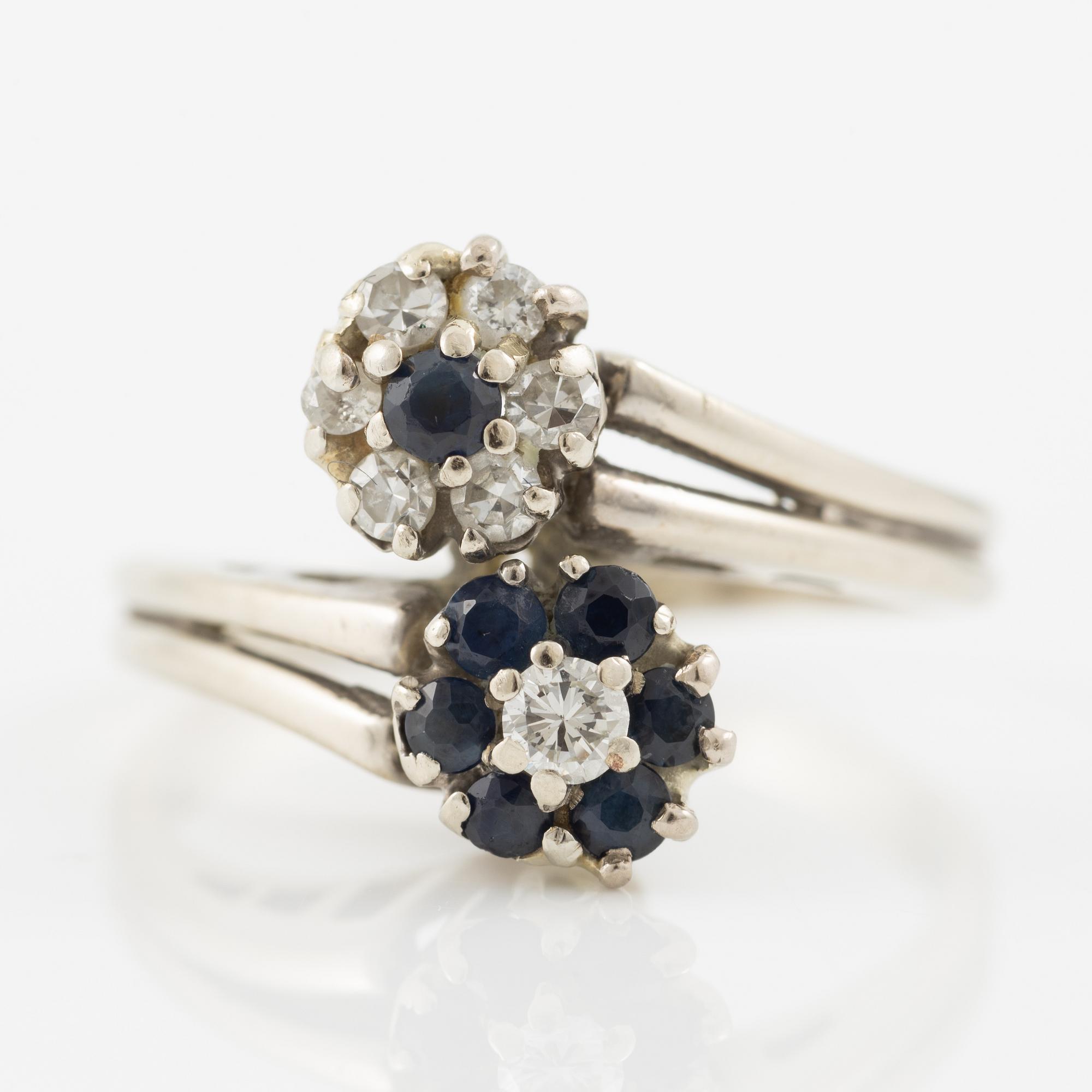 Ring, 18K white gold with sapphires and brilliant-cut diamonds, twin model.