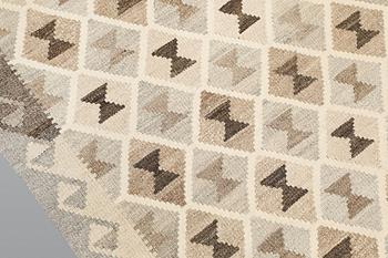 Gallery carpet, Kelim 394 x 82 cm.