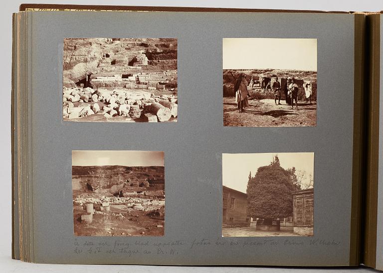 FOTOALBUM,   MEDELHAVSKRYSSNING 1905-06 MED KORVETTEN FREJA.