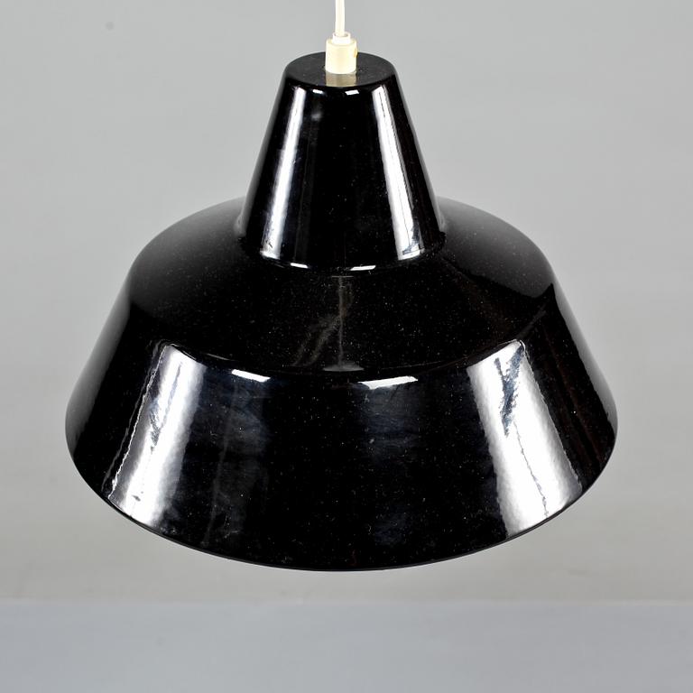 TAKLAMPA, Vaerkstedlampa, Arne Jacobsen, Louis Poulsen, 1900-talets andra hälft. Höjd ca 26 cm.