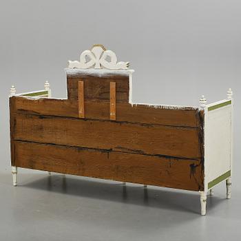 SOFFA, gustaviansk, omkring 1800.