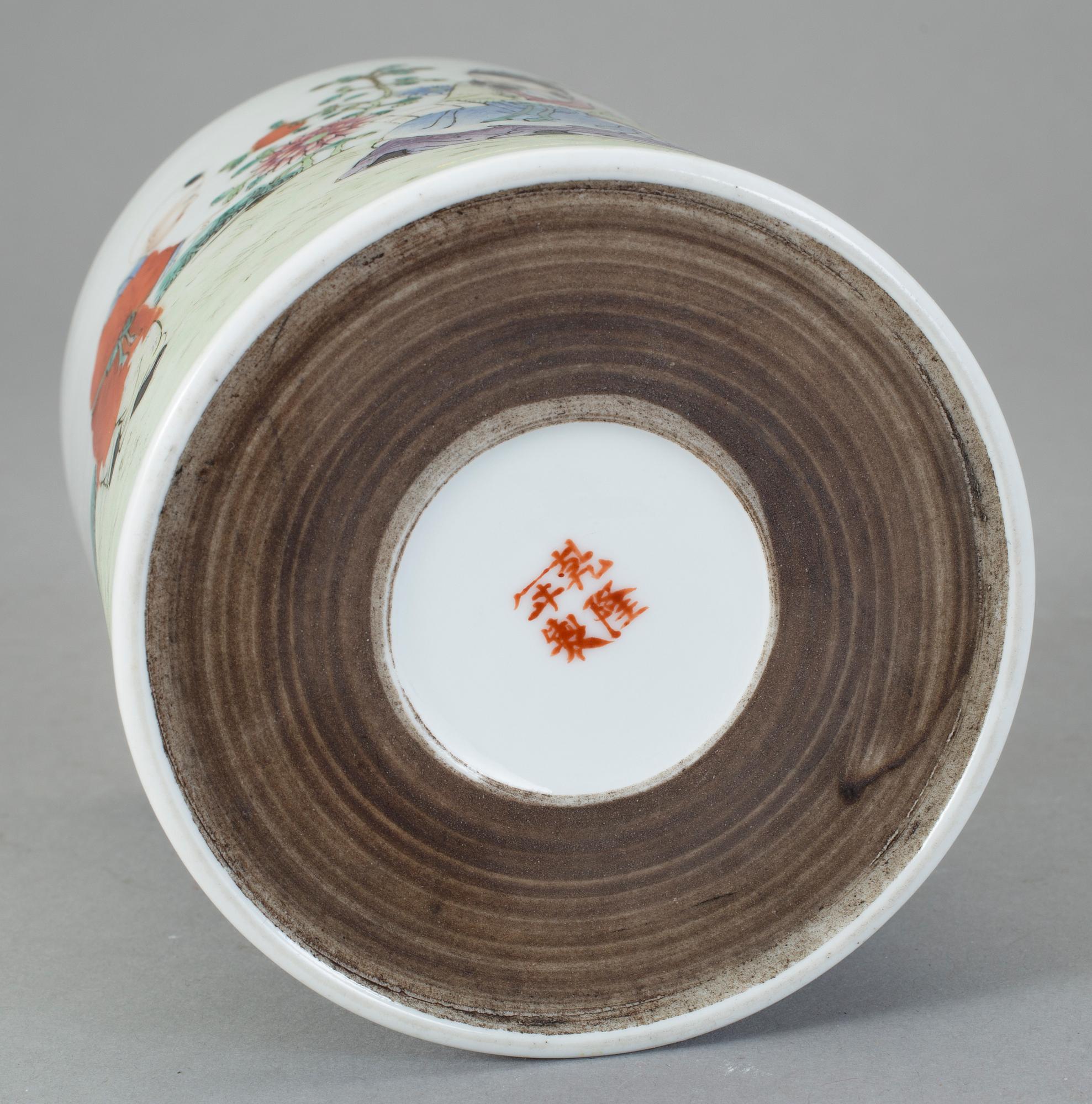 PENSELSTÄLL, porslin, Kina, 1900-tal.
