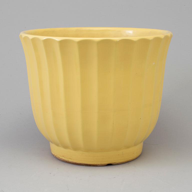 A "Tellus" flowerpot by Ewald Dahlskog Bo Fajans, 1930s/40s.