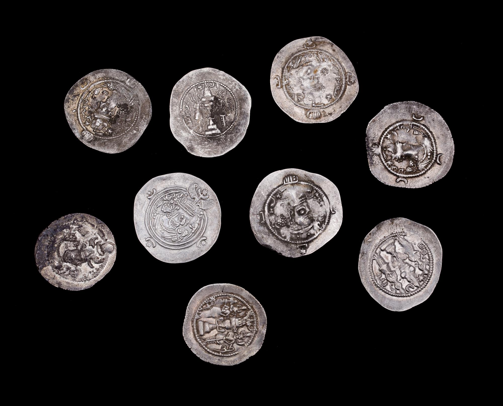 MYNT, 9 st. Silver. Persien Sasaniderna Drachm 224-651 e. Kr. Tot ca 35g.