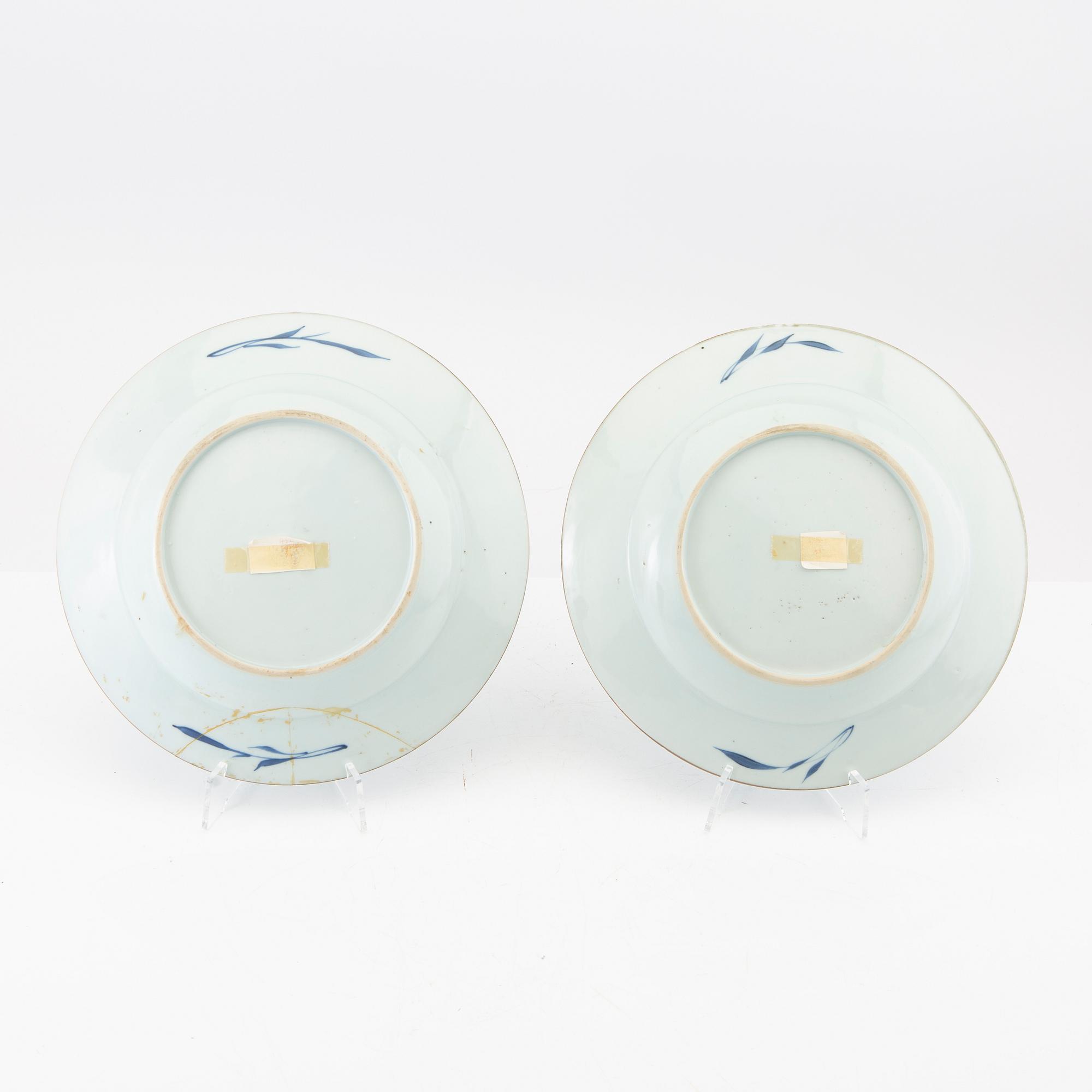 Fat, 2 pieces of 18th-century Chinese porcelain.