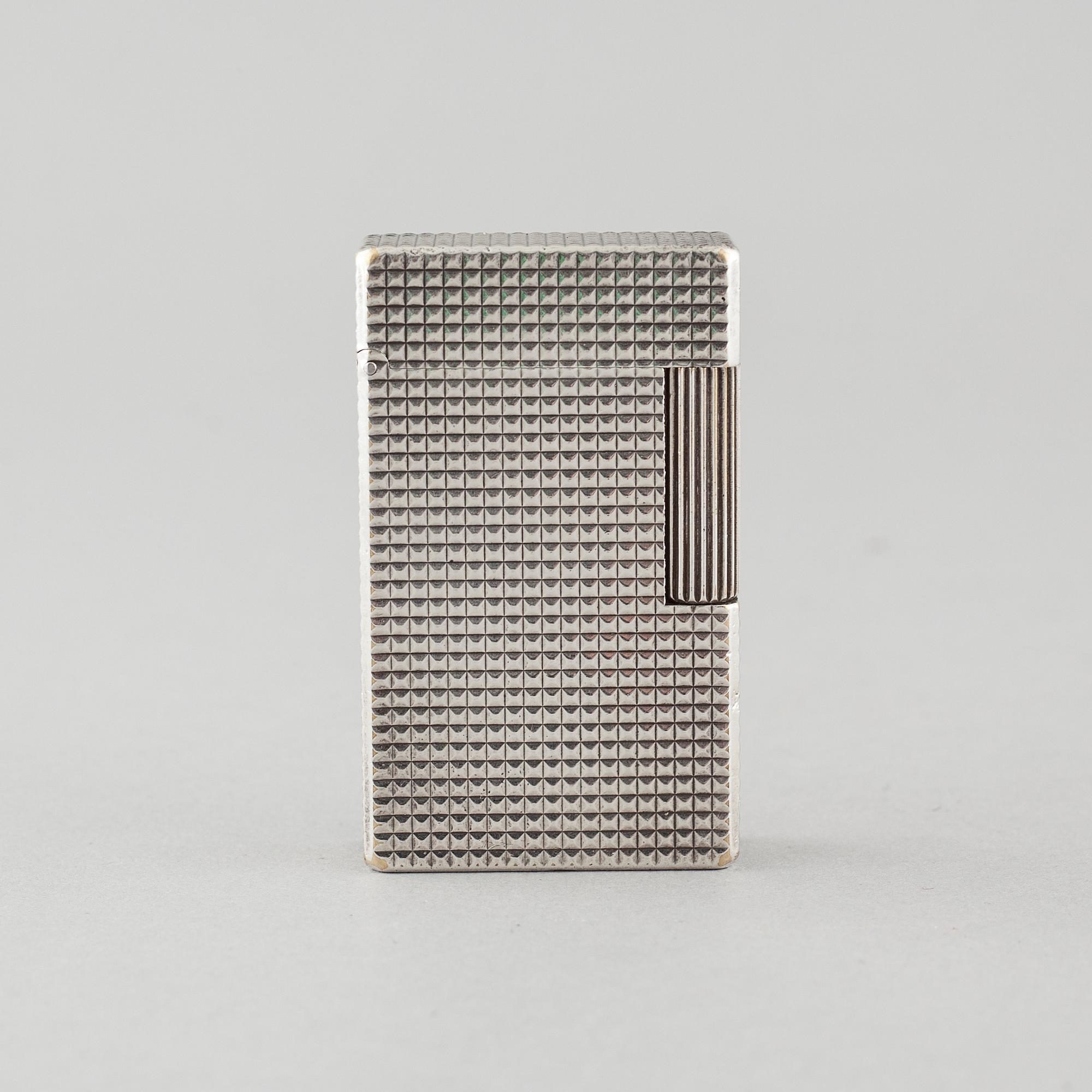 A St Dupont lighter, Paris, mid 20th century/later half of the 20th century.