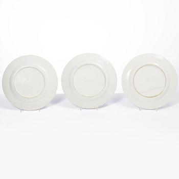 Six blue and white porcelai plates and a butter tureen, China, Jiaqing (1796-1820).